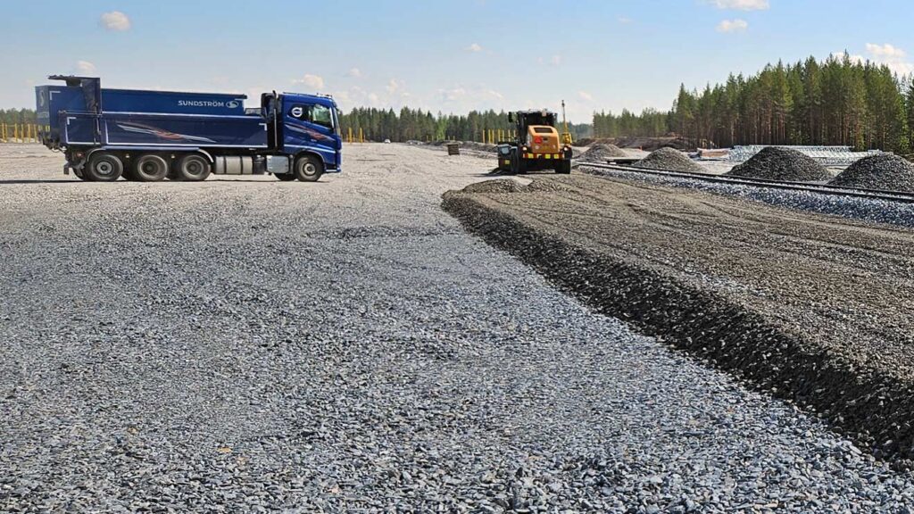 Mitä asfaltin pohjatyöt pitävät sisällään? 